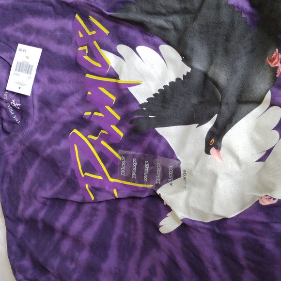 Shorts & shirt bundle - Picture 4 of 8